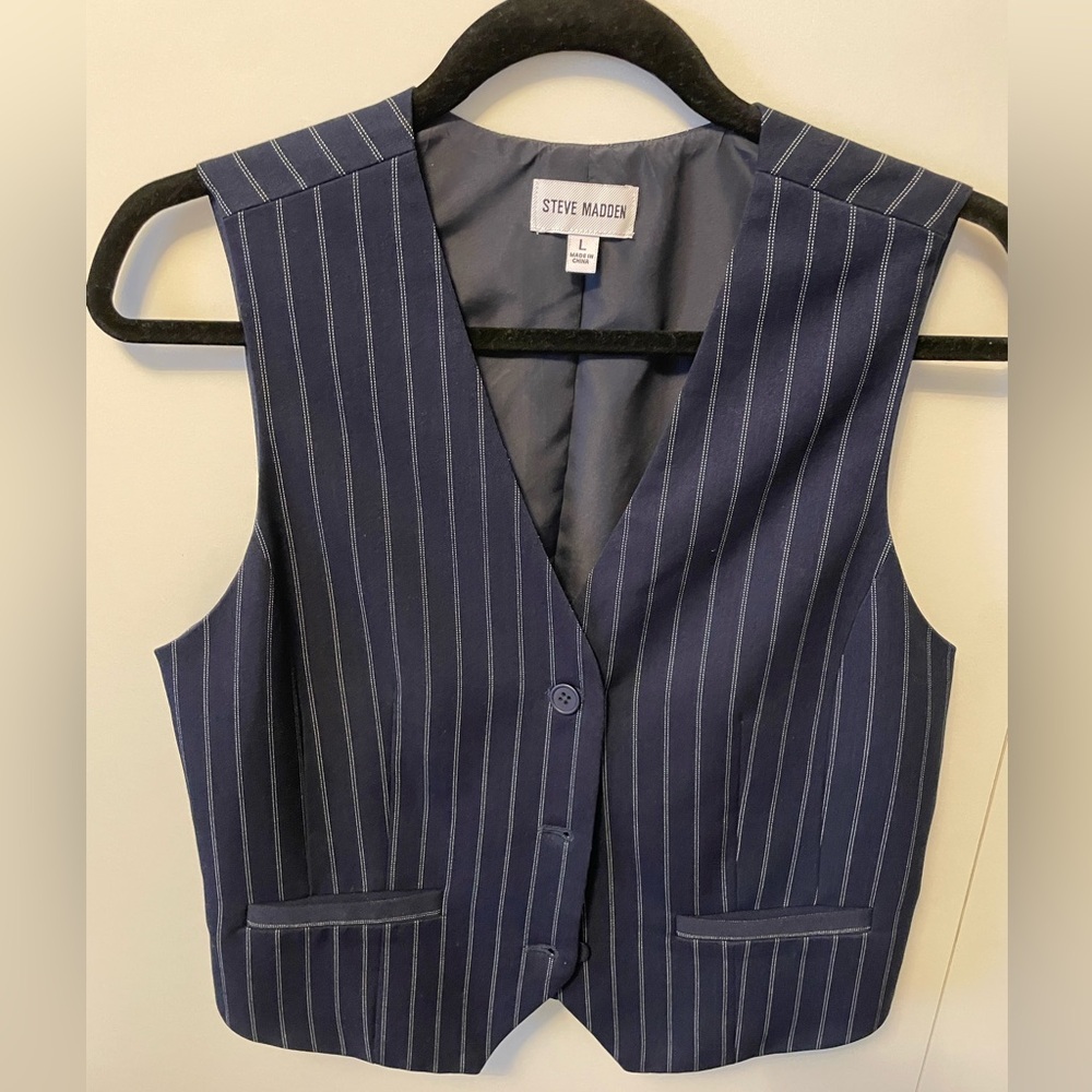 Steve Madden |Dark Blue Striped Vest Size L runs small more like a M